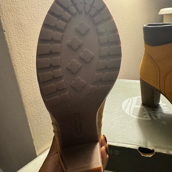 Timberland Heel Boots - Picture 4 of 4